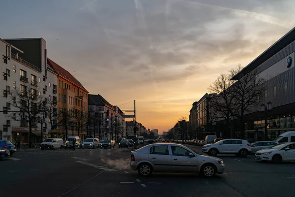 Berlin, Germany. February 19, 2019. Morning in Berlin. City view of the road and architecture of Berlin. Sunset light. — Stock Photo, Image