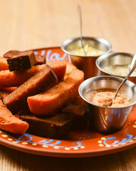 Pan Tazones Con Salsa Salsa Deliciosa Merienda Comida Tradicional Ucraniana — Foto de Stock