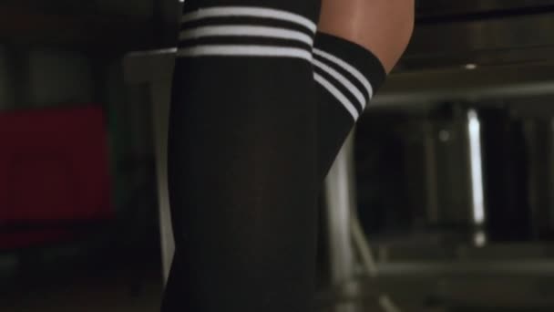 Sexy Hermosa Pelirroja Pelirroja Mujer Negro Sexy Rodilla Altos Calcetines — Vídeos de Stock