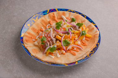 Lavaş ekmeği, ızgara et, sebze, peynir. Shawarma lavaş ekmeği, taze lavaş rulosu, pide ekmeği..