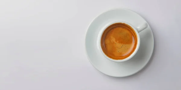 Kávé Eszpresszót Elszigetelték Fehéren Finom Fekete Kávé Fehér Pohárban Kávészünet — Stock Fotó