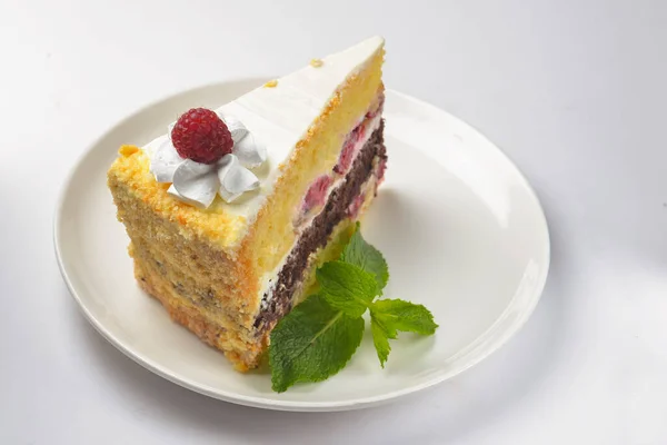 Raspberry Cake One Piece Delicious Fruit Berry Cake Vanilla Frosting — Stock Photo, Image