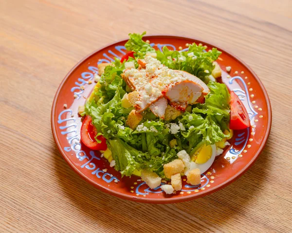 Prato Caesar Salad Conceito Ucraniano Cozinha Italiana Salada Maionese Deliciosa — Fotografia de Stock