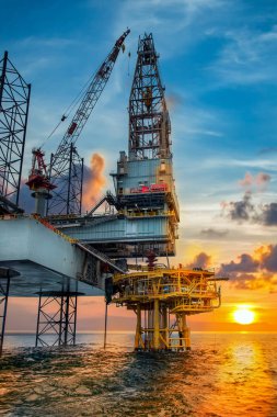 Teknisyen veya mürettebat üzerinde çalışan platform veya işlem petrol ve doğal gaz platformu offshore, teknisyen olarak sondaj için aktarım sırasında tekne