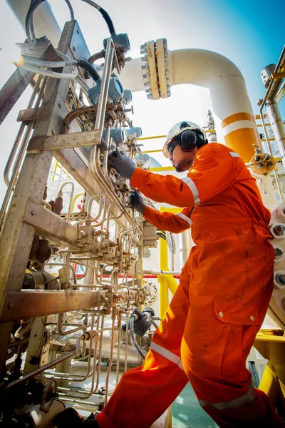 Technicain, teknisyen süreci petrol ve doğal gaz platformu offshore çalışmalarında sırasında