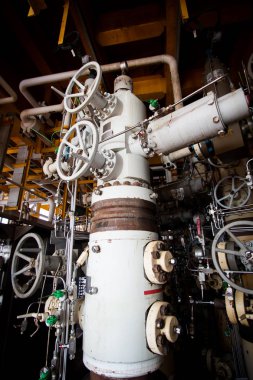 Offshore X-mas ağaç geçen işlemek için platformu kontrol petrol ve gaz kuyudan 