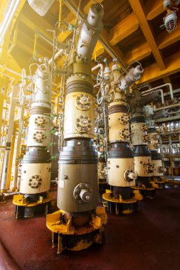 Offshore X-mas ağaç geçen işlemek için platformu kontrol petrol ve gaz kuyudan 
