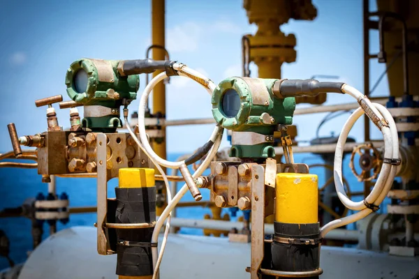 Basınç verici ve basınç ölçüm ve izleme veri offshore petrol ve gaz sürecinin fark vericisi