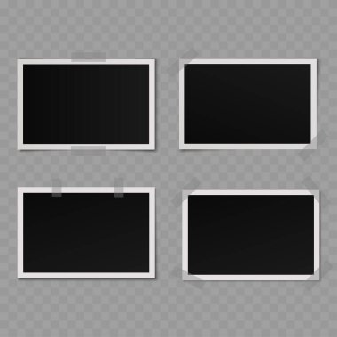 Gerçekçi boş fotoğraf çerçeveleri ve yapıştırıcı bant modeli. Vektör illüstrasyonu