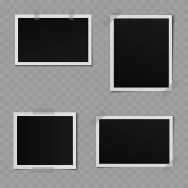 Gerçekçi boş fotoğraf çerçeveleri ve yapıştırıcı bant modeli. Vektör illüstrasyonu