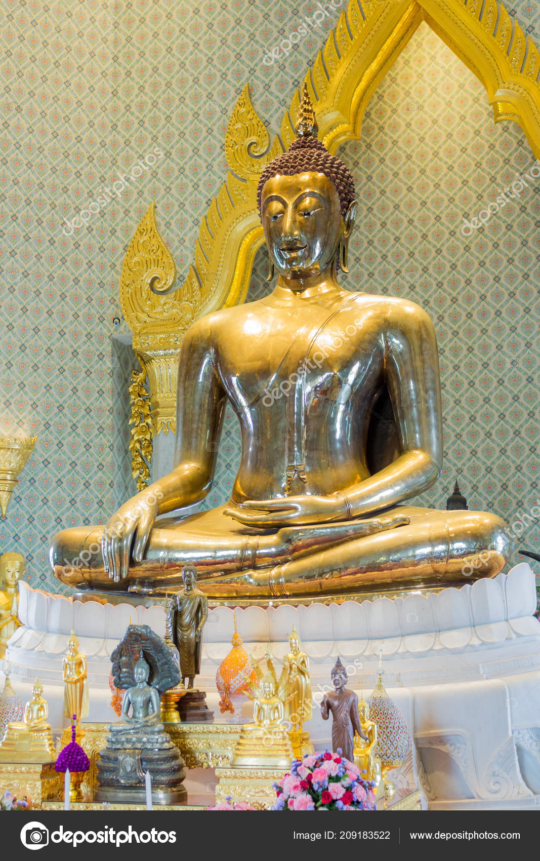 Golden Buddha Statue Wat Traimit Witthayaram Temple Golden Buddha Bangkok Stock Editorial Photo C Ipekmorel Golden Buddha Statue Wat Traimit Witthayaram Temple Golden Buddha Bangkok Stock Editorial Photo C Ipekmorel