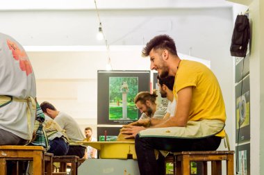 Eskişehir - 08 Eylül 2018: öğrenciler için 12 Uluslararası Eskişehir pişmiş toprak Sempozyumu Seramik Yarışması katılıyor