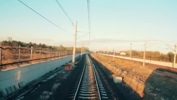 乗客列車は早朝にエスキシェヒルで駅に到着 — ストック動画