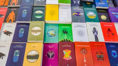 Eskişehir - 09 Ekim 2018: Eskişehir Kitap Fuarı standında sergilenen birkaç bilim kurgu kitap