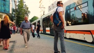 Eskişehir şehir merkezinde yaz sokaklarda insanlar