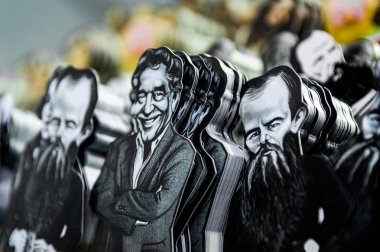 Eskişehir - 09 Ekim 2018: Gabriel Garcia Marquez ve Fyodor Dostoyevski yer imleri kitap Fuarı, Satılık