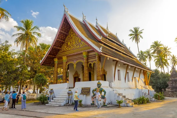 Luang Prabang Laos Enero 2018 Visitantes Wat Aham Outama Thany — Foto de Stock