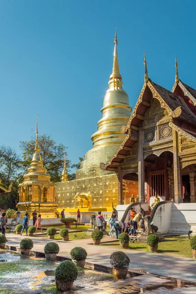 Chiang Mai Tailandia Enero 2018 Personas Que Visitan Wat Phra — Foto de Stock