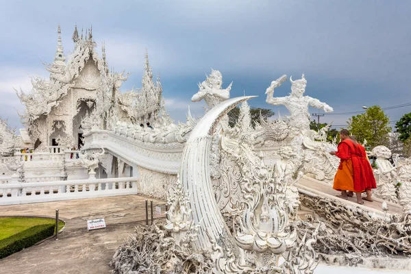 Chiang Rai Thailand Februari 2018 Munkar Vid Wat Rong Khun — Stockfoto