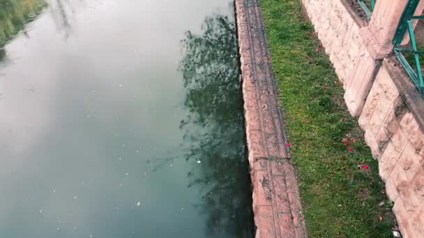 在一个下着雨的春日从上面看到波苏克河, 埃斯基希希尔 — 图库视频影像