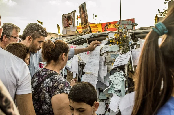 Wunschzettel von Menschen während der Gezi-Park-Proteste in Istanbul — Stockfoto