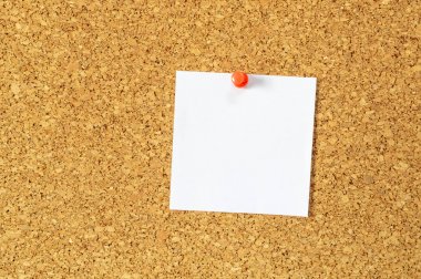 Boş not kağıdı ile raptiye