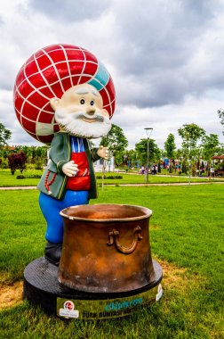 Eskişehir'de bir parkta Nasreddin Hoca'nın (Hoca) komik heykeli