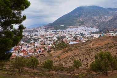 Fas 'taki Chefchaouen kasabasının manzarası. Blue City 'den Medina. Şef 'in mavi duvarları ilgi çekici bir konu..