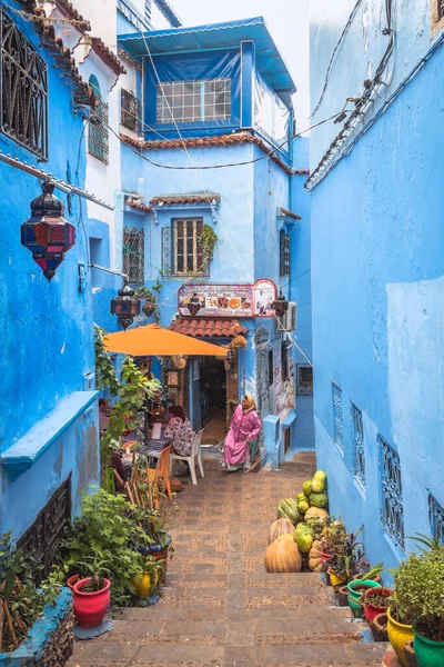 Chefchaouen Marokko Oktober 2018 Blick Auf Ein Restaurant Mit Einheimischen — Stockfoto