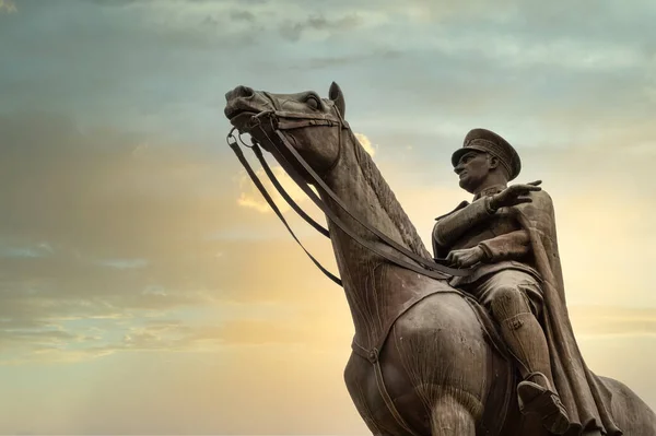 Bronzestatue Von Mustafa Kemal Atatürk Auf Seinem Pferd Dem Gründer Stockbild