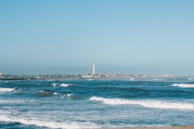 El Hank deniz feneri (Pointe d 'el-Hank Light), Casablanca limanının batısındaki El Hank limanında yer alır.).