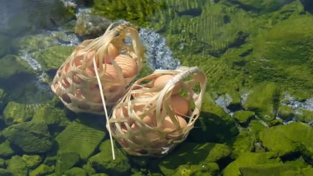 Huevos Hervidos Con Cesta Redonda Bambú Aguas Termales Humo Parque — Vídeos de Stock