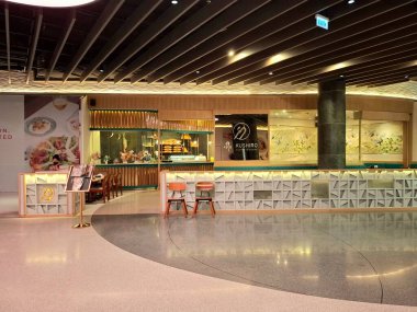 Surabaya - Endonezya, 9 Eylül 2025. Bir alışveriş merkezinde Japon restoranı 