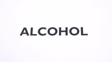Alkol yasağı sembolü, sarhoş olmak, fotokopi çekilen içki yasağı. Alkolizm yok, alkol bağımlılığı yok, alkol bağımlılığı yok, alkol bağımlılığı yok, beyaz arka planda negatif bir işaret yok. Sağlıklı yaşam tarzı kavramı