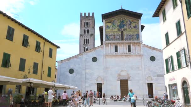 Lucca Itálie Červenec 2018 Prohlídka Italských Památek Kole Turisté Cestují — Stock video