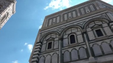 Santa Maria del Fiore Katedrali ve Floransa Vaftizhanesi, Toskana, İtalya. Firenze, Toscana, İtalya 'daki ünlü anıtların panoramik manzarası. Görülmesi gereken en iyi yer, İtalyan eğlencesi, turizm beldesi.