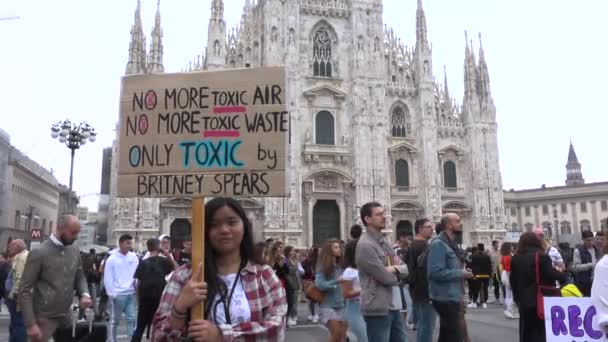 Milan Italy Σεπτεμβριου 2019 Πολυεθνική Κοπέλα Διαδηλώνει Παγκόσμια Απεργία Για Βίντεο Αρχείου