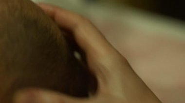 Bir spa profesyonel baş masajı