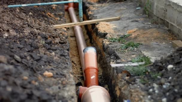 Kanalizasyon boru hattı inşaatı — Stok video