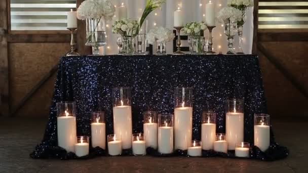 Tavolo decorato per evento di nozze . — Video Stock