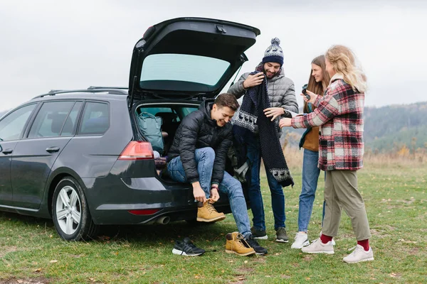 Group Happy Young Friends Road Trip — Stock Photo, Image