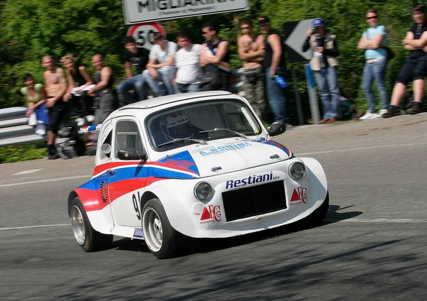 Prototipo Coche Carreras Fiat 500 Durante Carrera Velocidad Cuesta Arriba — Foto de Stock