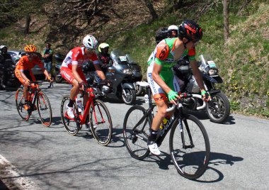 Passo Della Bocchetta bir kaç kilometre uzaklıkta yarış varış sabit tırmanmaya gerçekleşti 22 Nisan 2018, posta havalesi dell'Appennino bisikletçiler nişanlı.