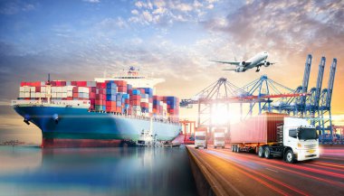 Küresel iş lojistiği ihracat geçmişi ve konteynır kargo nakliye gemisi konsepti