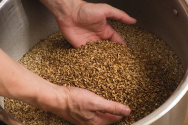 Zemin malt dökülür hangi erkek elleri. cr iyi bir tutum