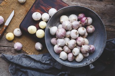 Sarmısakları - tek diş sarımsak solo