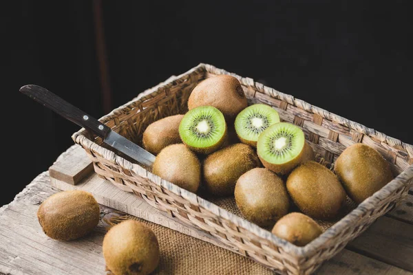 Fresh Kiwi Healthy Fruit Eating Juice — Stock Photo, Image