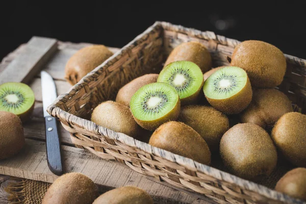 Fresh Kiwi Healthy Fruit Eating Juice — Stock Photo, Image