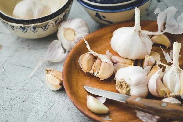 Česneková Cibule Stroužek Česneku Šedém Pozadí — Stock fotografie