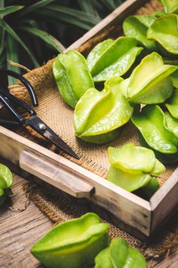 Taze yıldız meyvesi Asya 'dan sağlıklı meyve